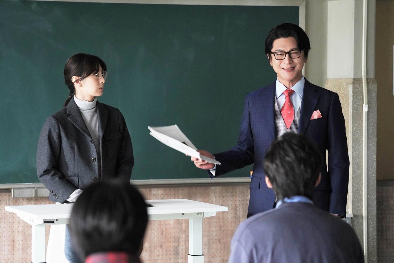 「女神の教室～リーガル青春白書～」に出演する北川景子と及川光博（C）フジテレビ