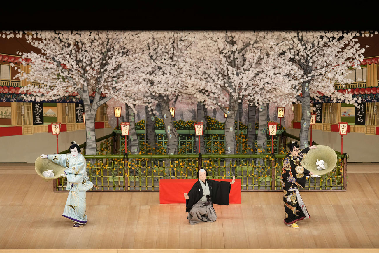 「十二月大歌舞伎」の昼の部「鞘當」に出演する、左から松本幸四郎、市川中車、尾上松緑（C）松竹