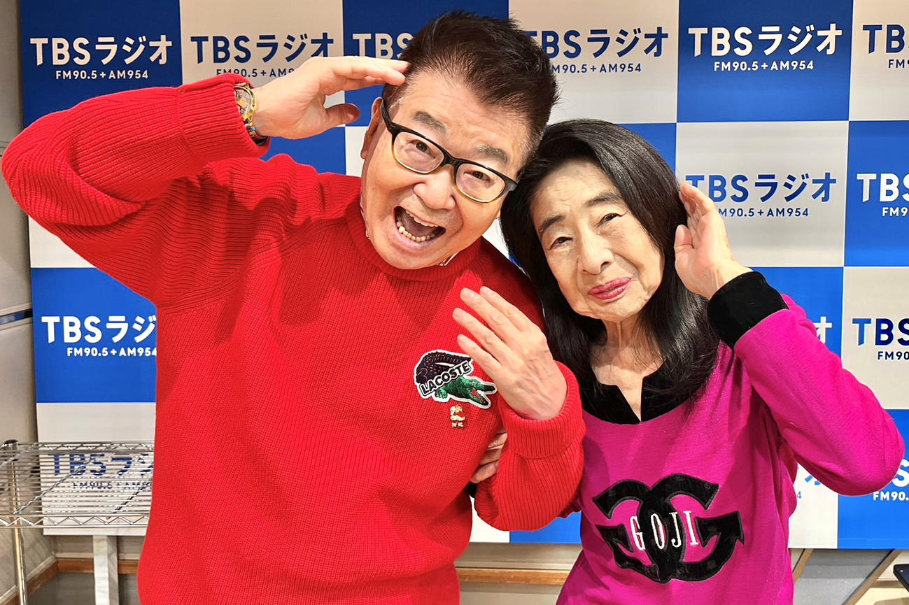 生島ヒロシ（左）と中村玉緒