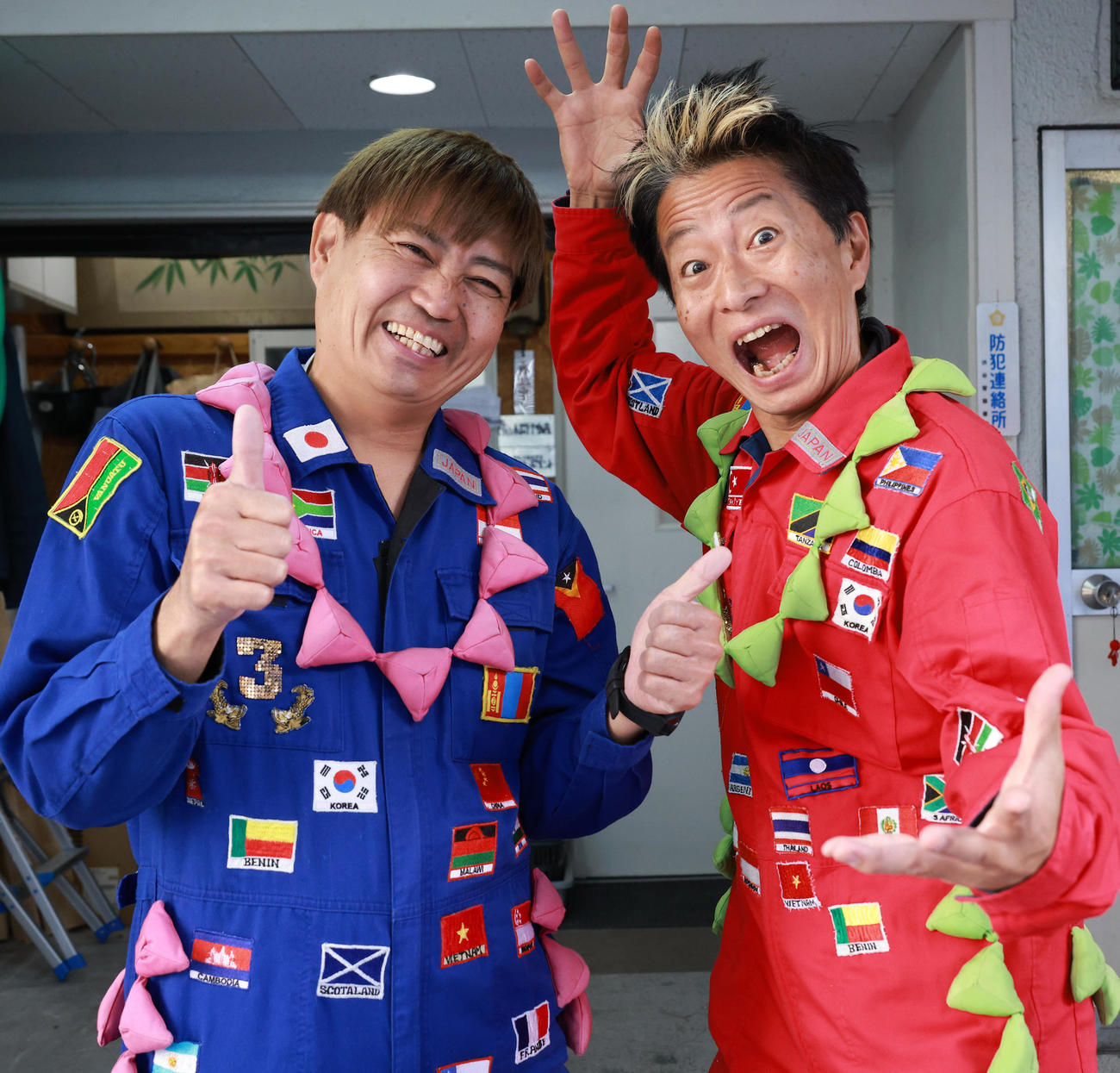 「3ガガヘッズ勝手にトルコツアー凱旋公演『THE BODY TIGHTS MEN SHOW』」を開いた3ガガヘッズのトニー淳（左）と正源敬三