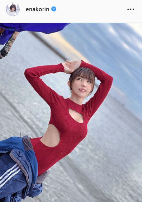 えなこのインスタグラムより