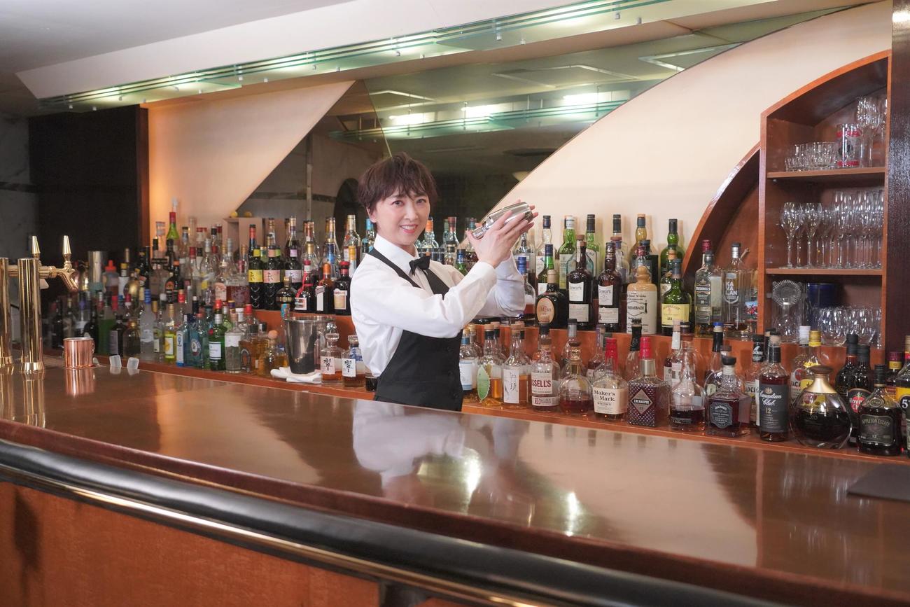 1月19日スタートのBS－TBS連続ドラマ「ママはバーテンダー～今宵も踊ろう～」の記者懇親会を行った紫吹淳（撮影・佐藤成）