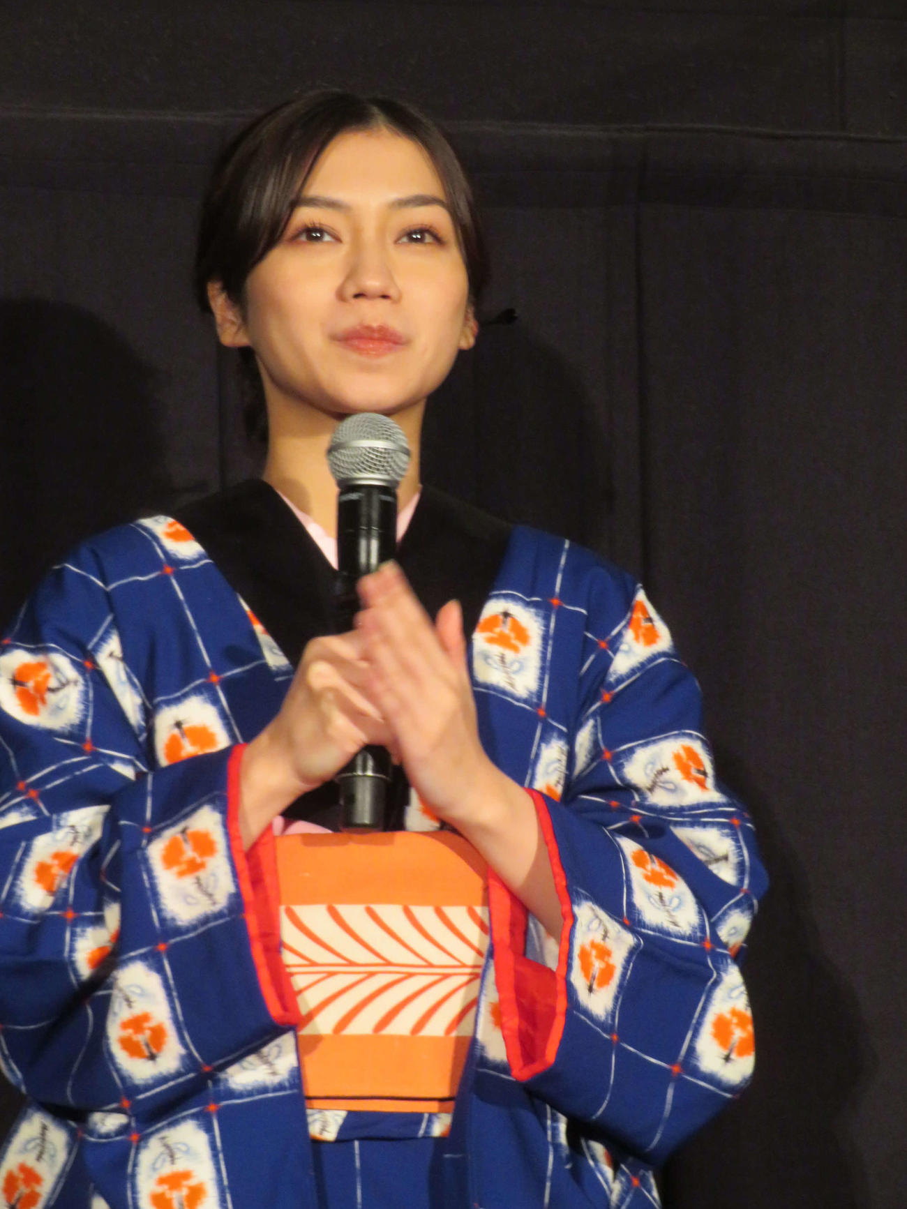映画「近江商人、走る！」完成披露上映会に登壇した田野優花（撮影・村上幸将）