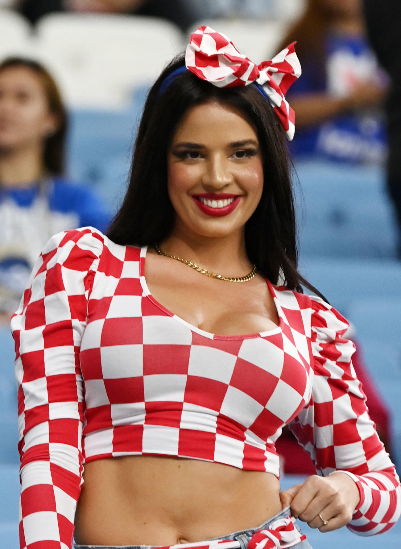 日本対クロアチア戦の試合前、笑顔を見せるクロアチアサポーターのイワナ・ノールさん（2022年12月5日撮影）