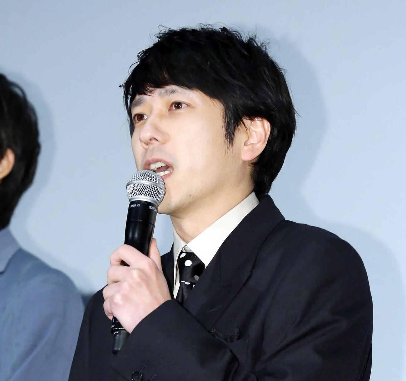 映画「ラーゲリより愛を込めて」初日舞台あいさつで映画への想いを語る二宮和也（撮影・宮地輝）