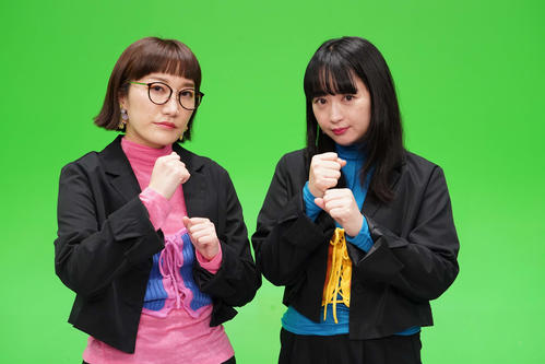 「THE W」の22年大会決勝に進出したスパイクの松浦志穂（左）と小川暖奈