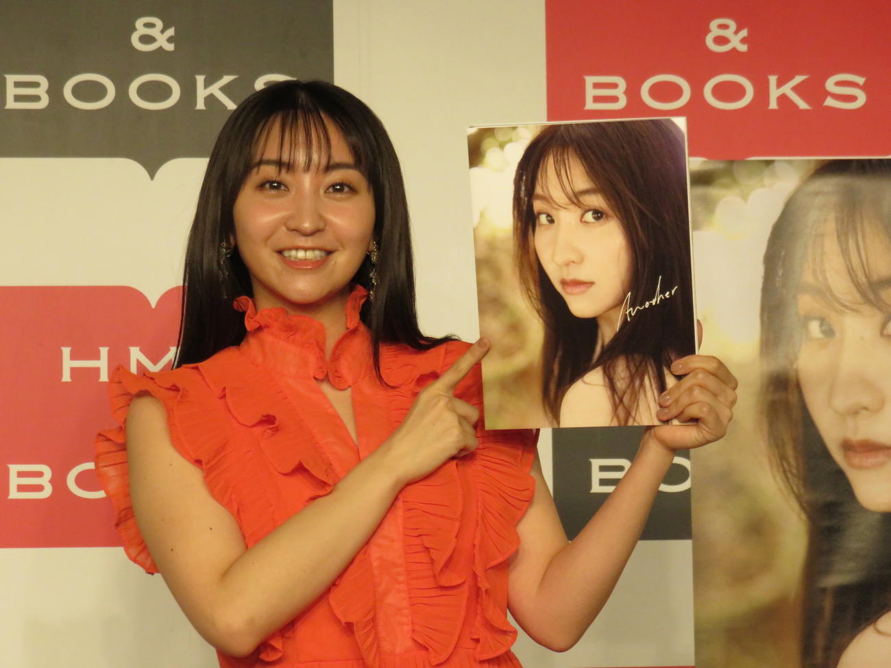 初写真集イベントを行った袴田彩会