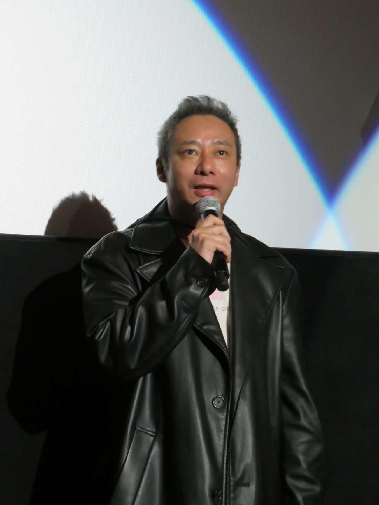 映画「ターニングポイント2」の完成披露試写会で舞台あいさつを行ったいしだ壱成