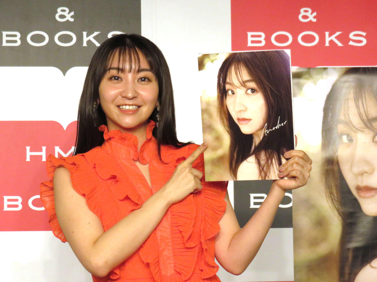 初写真集イベントを行った袴田彩会