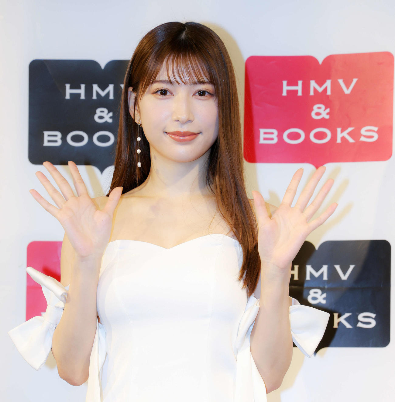 2023カレンダー発売記念イベントに臨む雪平莉左（撮影・河田真司）