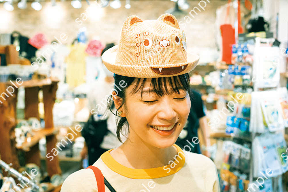 深川麻衣の写真集「Free Mind」の特典ポストカード（川島小鳥撮影）