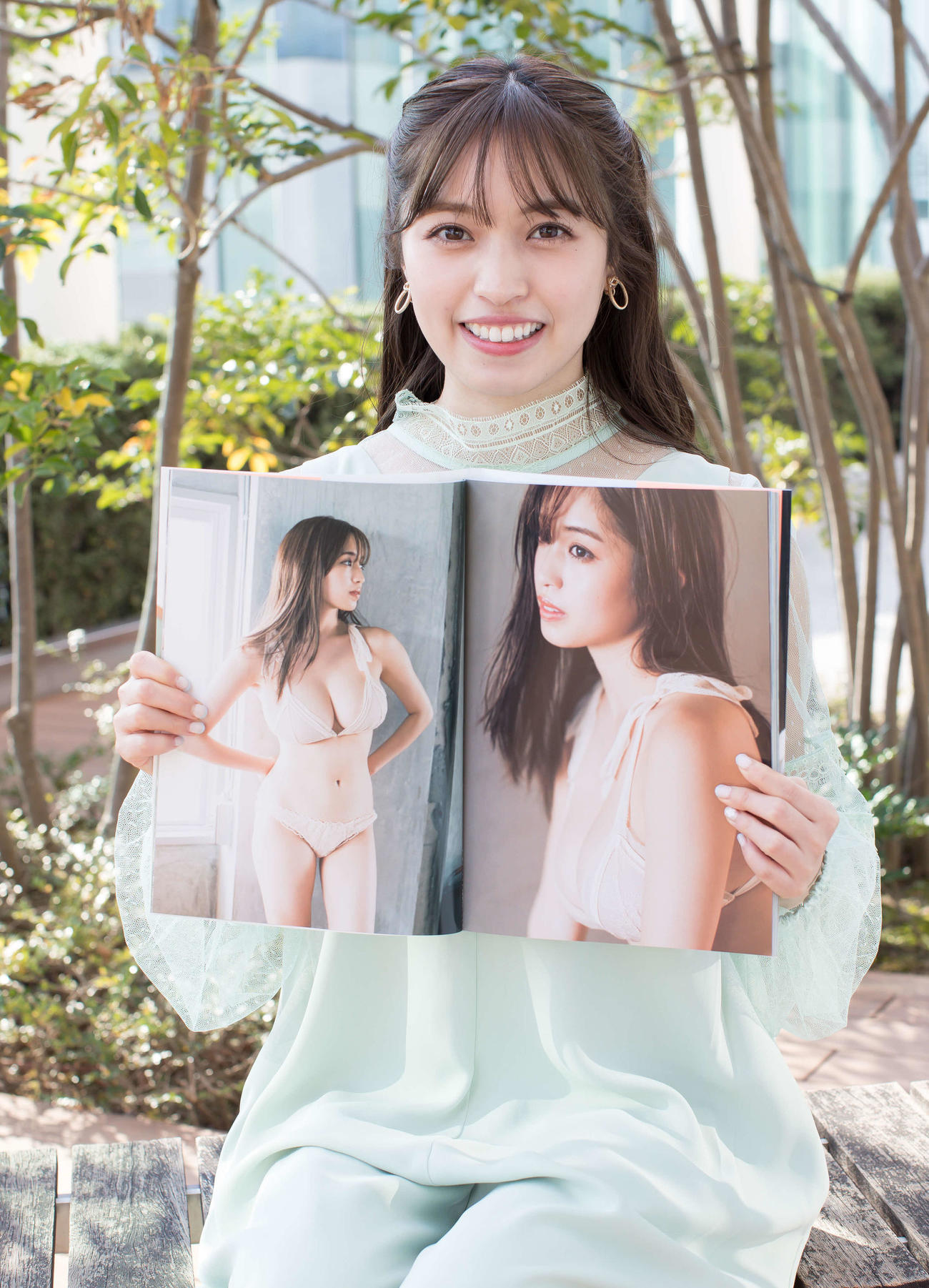 ファースト写真集「むらみゆ」オンラインサイン会を行った村島未悠