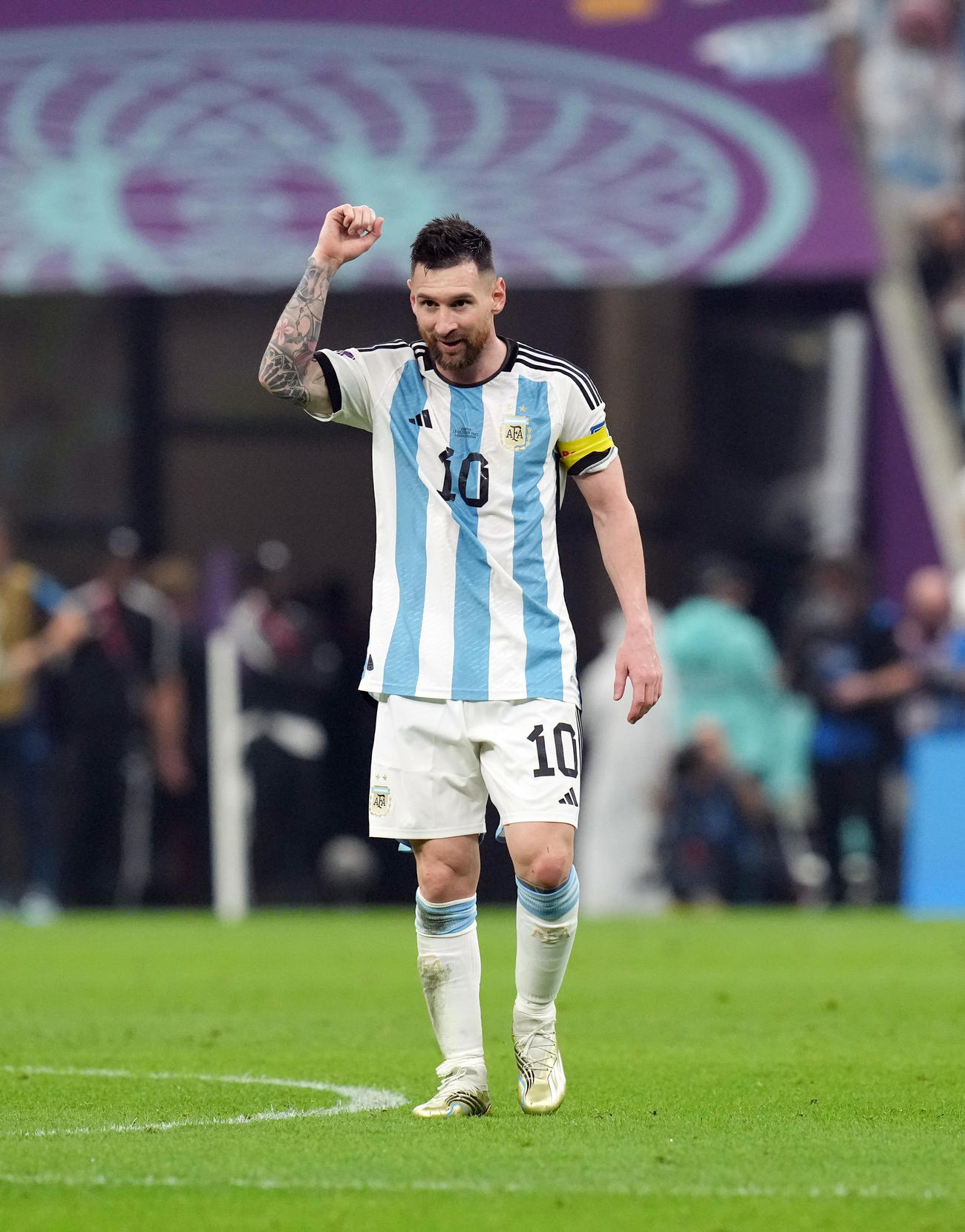 クロアチアに勝利し、ガッツポーズを見せるアルゼンチン・メッシ（撮影・パオロ　ヌッチ）