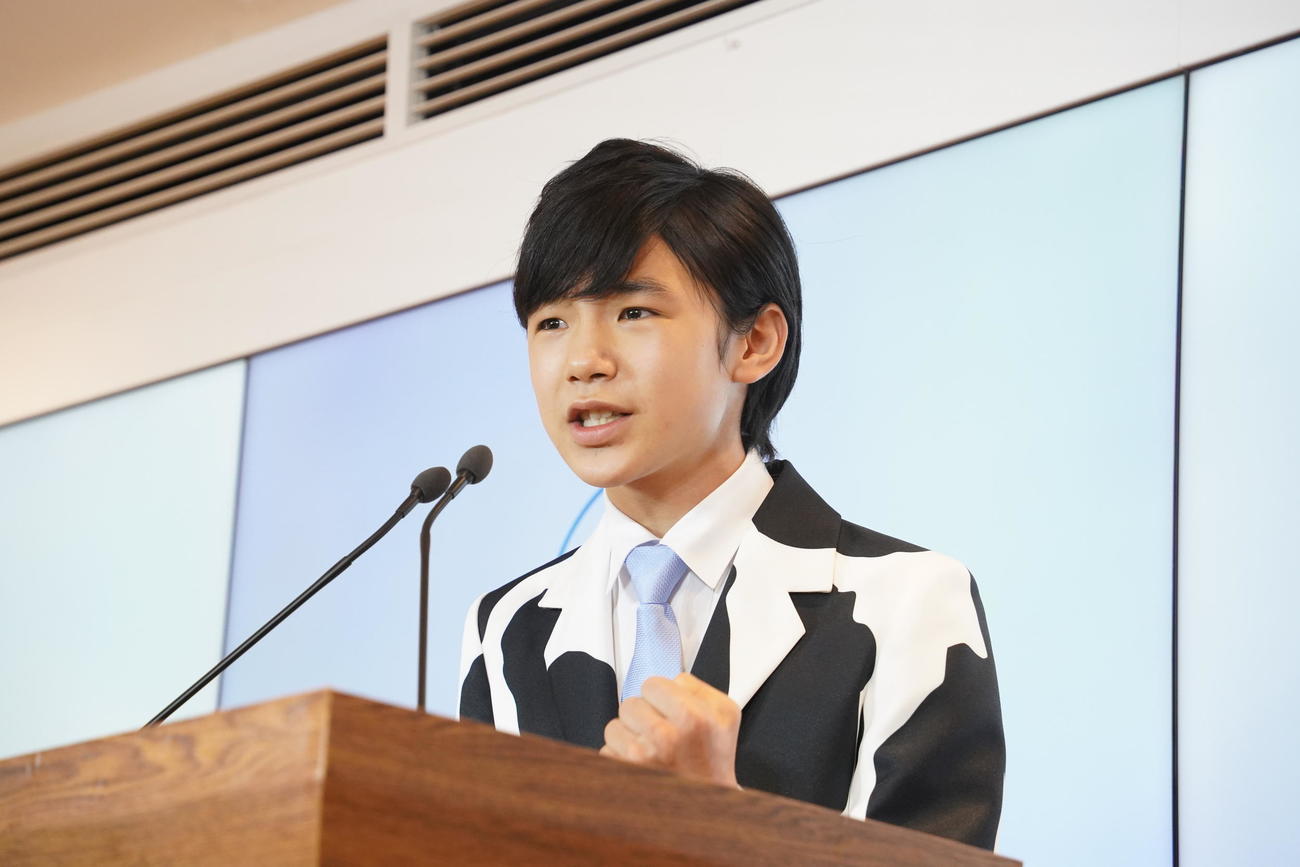 ミルク大臣に就任した寺田心（撮影・佐藤勝亮）