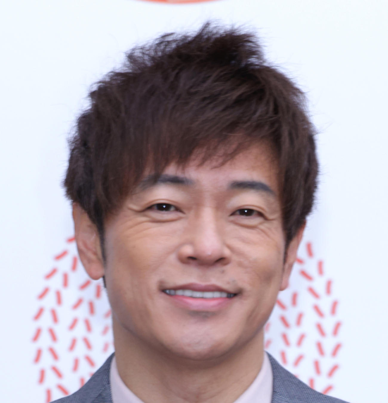 陣内智則（2022年4月撮影）