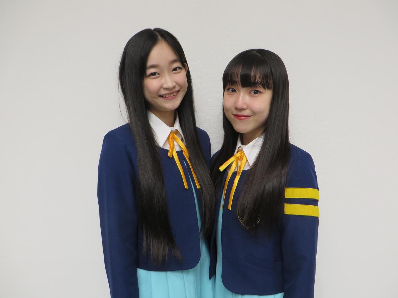 25日に冬公演を控える少女歌劇団ミモザーヌ。ちばひなの（左）と、いわむらゆきね