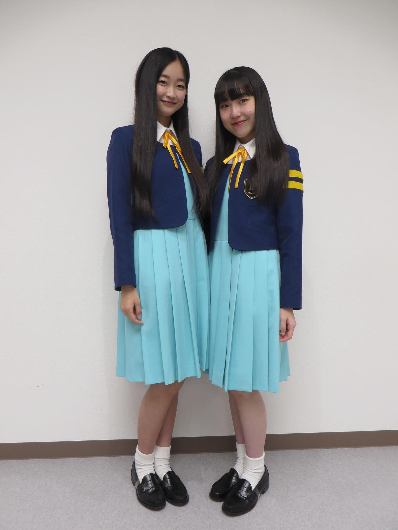 25日に冬公演を控える少女歌劇団ミモザーヌ。ちばひなの（左）と、いわむらゆきね