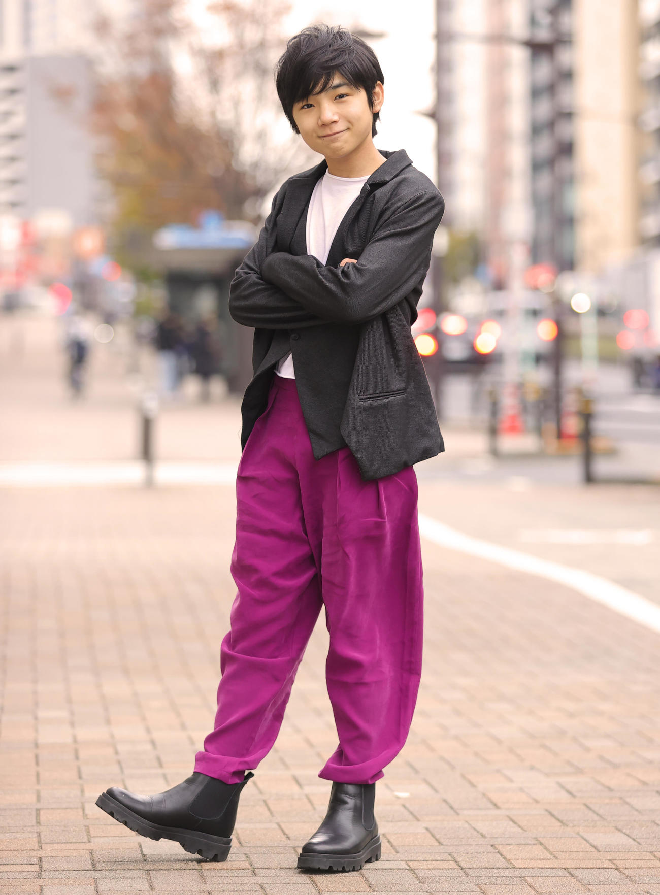 中学生離れ？　したオシャレな着こなしで、りりしい表情を見せる寺田心（撮影・野上伸悟）