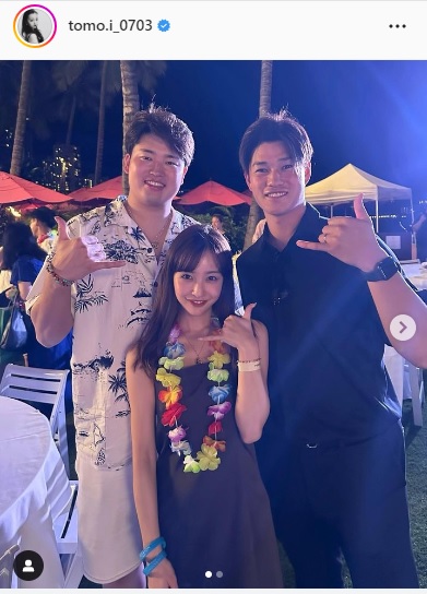 板野友美インスタグラムより