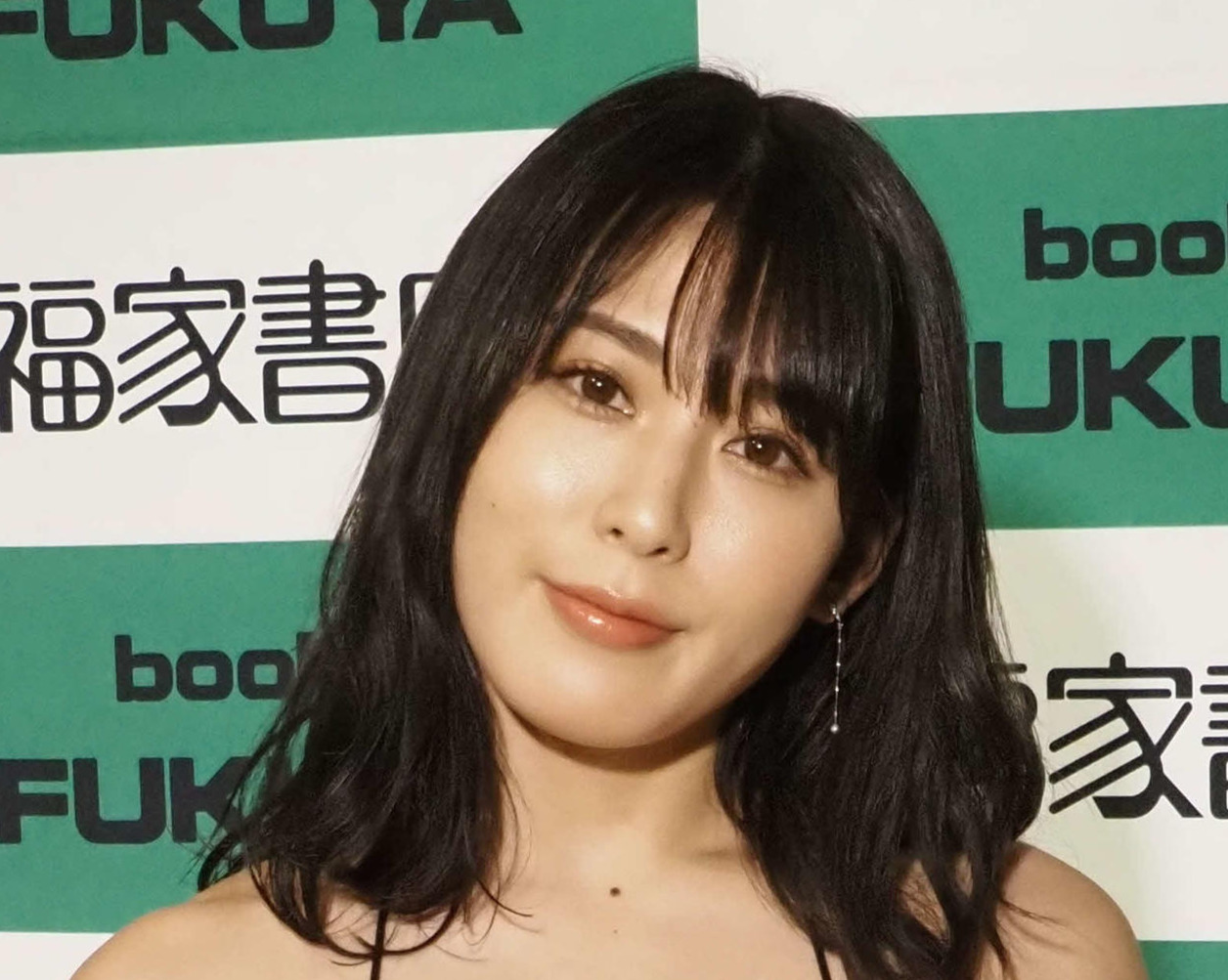2023年カレンダー発売記念イベントを開催した金子智美（撮影・遠藤尚子）
