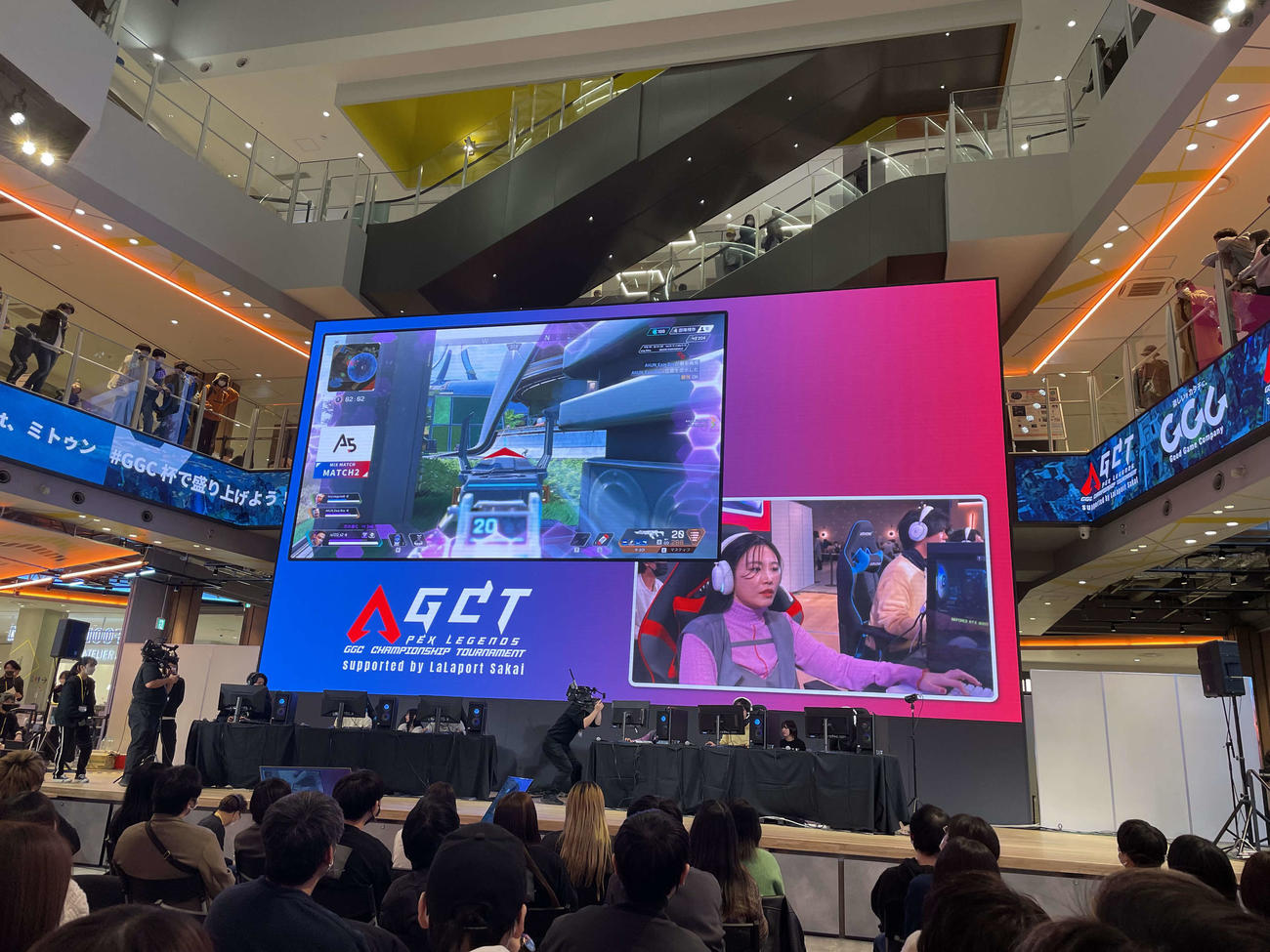 eスポーツ大会「AGCT」でプレー中の伶（鷲尾伶菜）