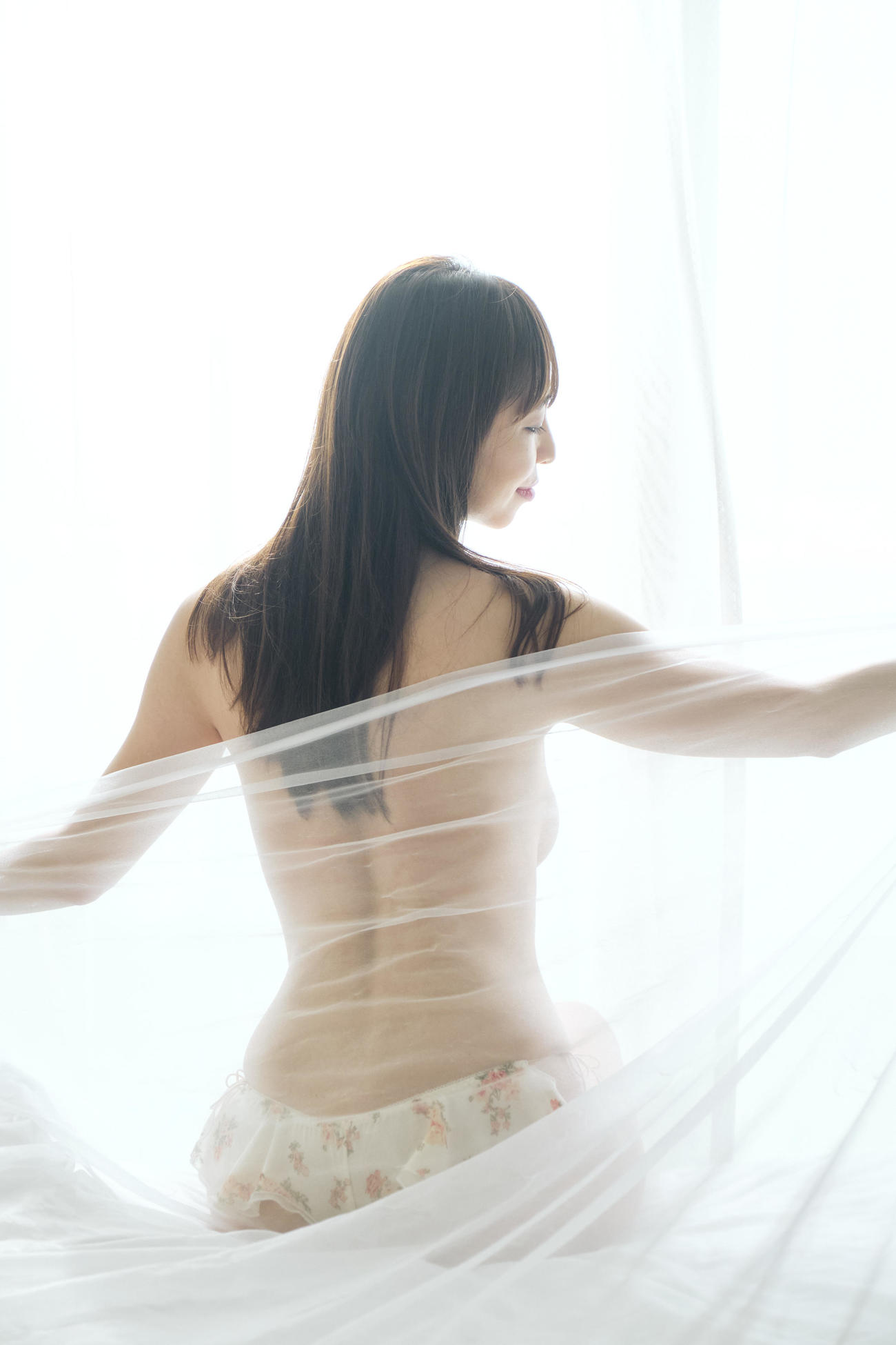 DVD「美人教師の1日」を発売する、塩地美澄