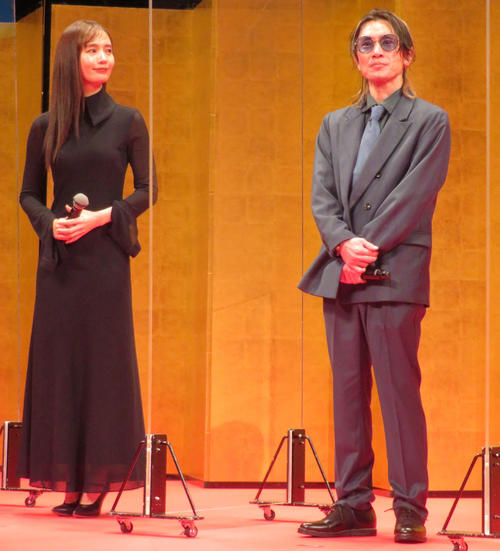 安田章大「嘘八百」で波動アーティスト演じるも中井貴一にラジオ体操見 