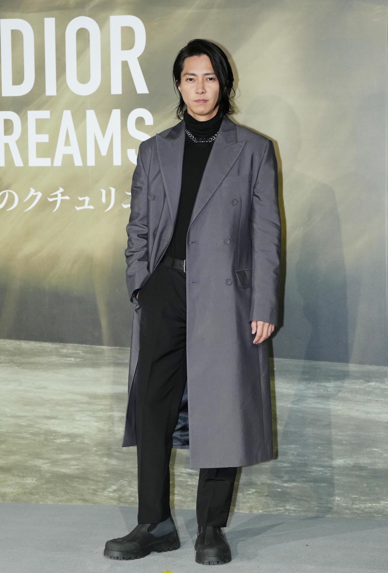 「クリスチャン・ディオール、夢のクチュリエ」展のプレビューを訪れ、フォトコールでポーズをとる山下智久（撮影・菅敏）