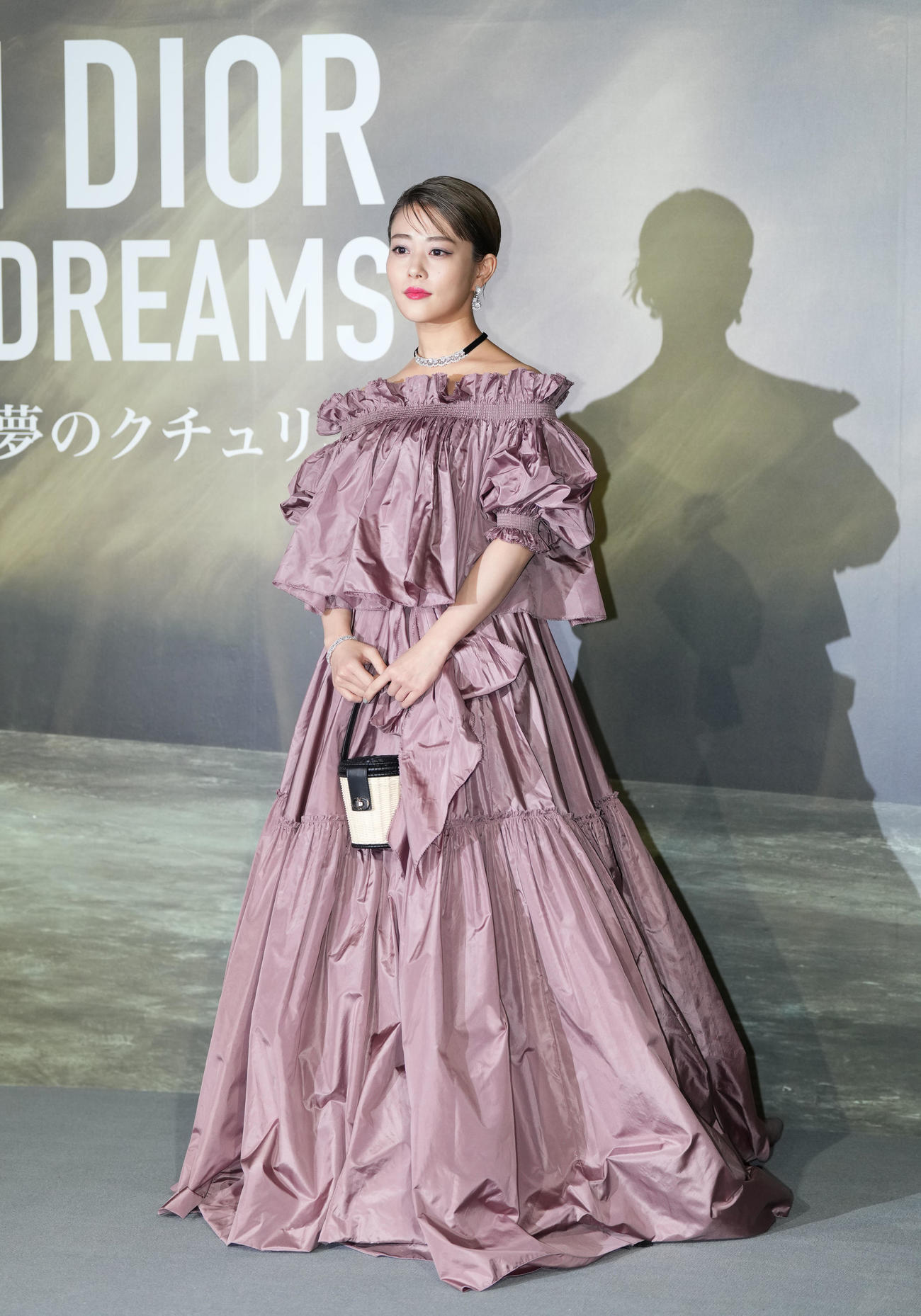 「クリスチャン・ディオール、夢のクチュリエ」展のプレビューを訪問し、フォトコールでポーズをとる高畑充希（撮影・菅敏）