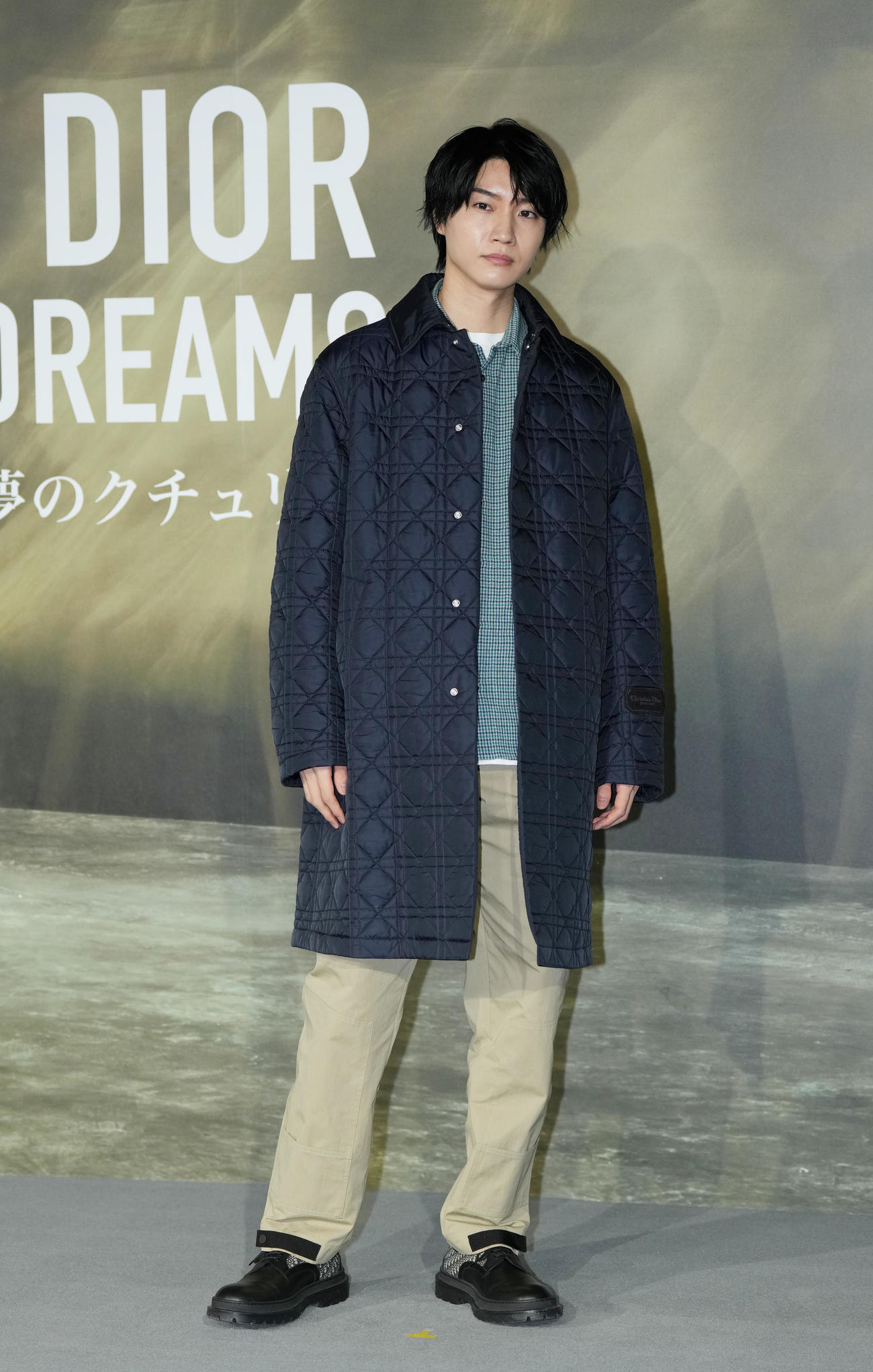 「クリスチャン・ディオール、夢のクチュリエ」展のプレビューを訪れ、フォトコールでポーズをとる桜田通（撮影・菅敏）