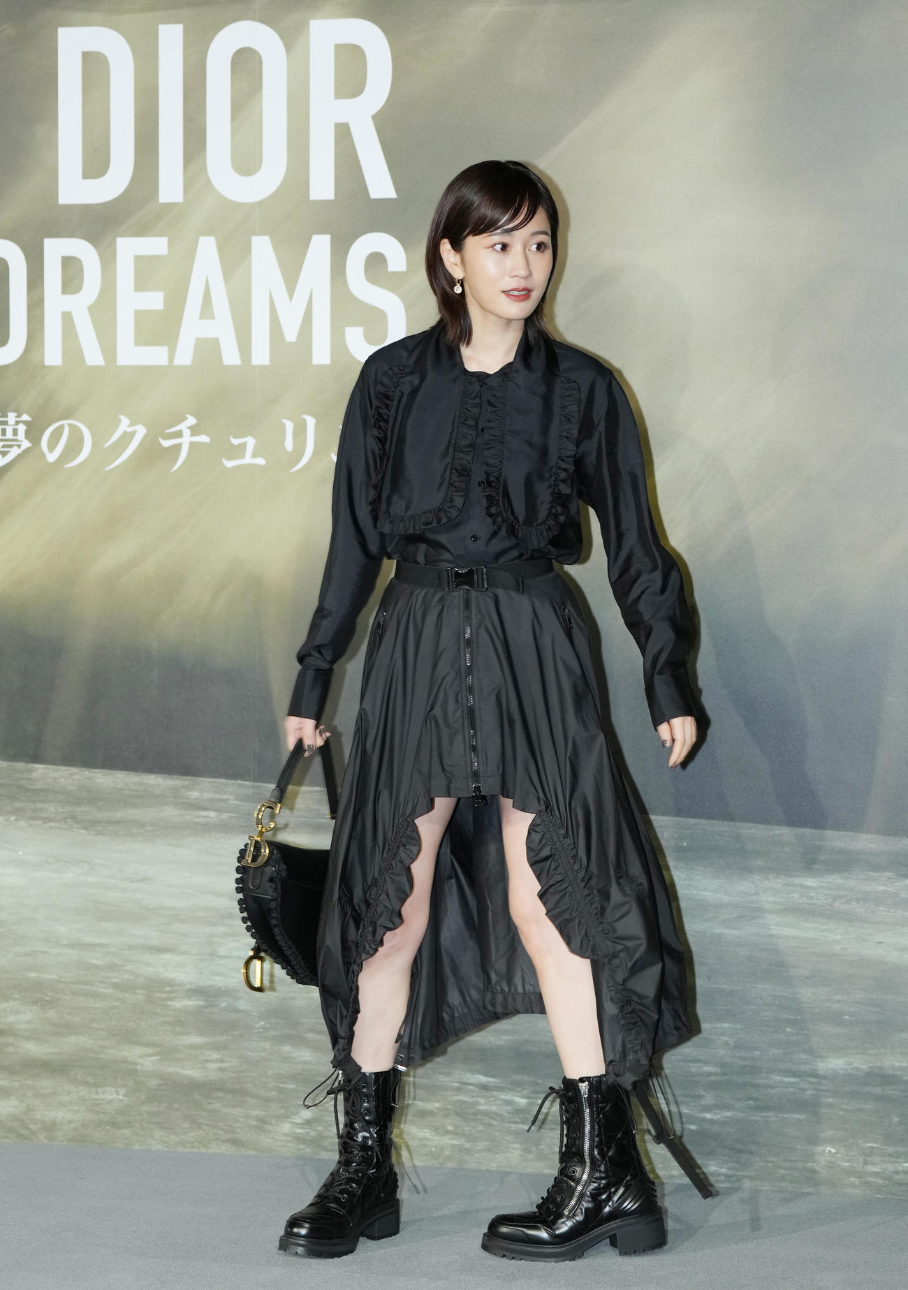 「クリスチャン・ディオール、夢のクチュリエ」展のプレビューを訪れた前田敦子（撮影・菅敏）