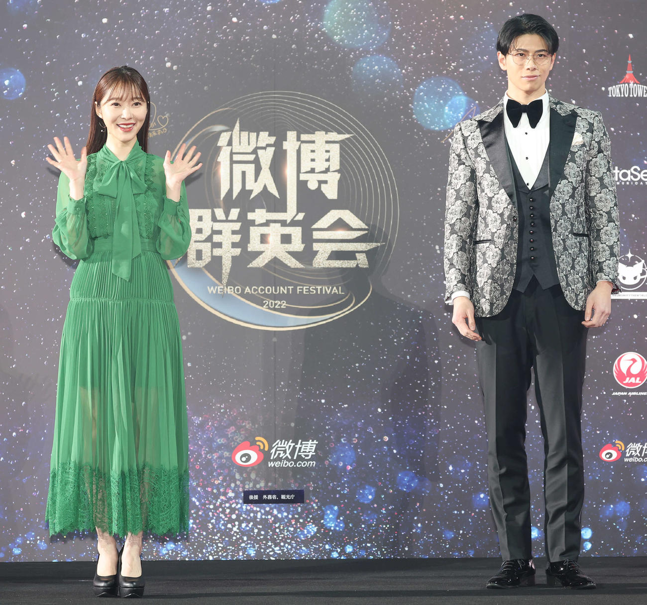 指原莉乃、シースルーの緑のワンピースでWEIBOアカウントフェスMC
