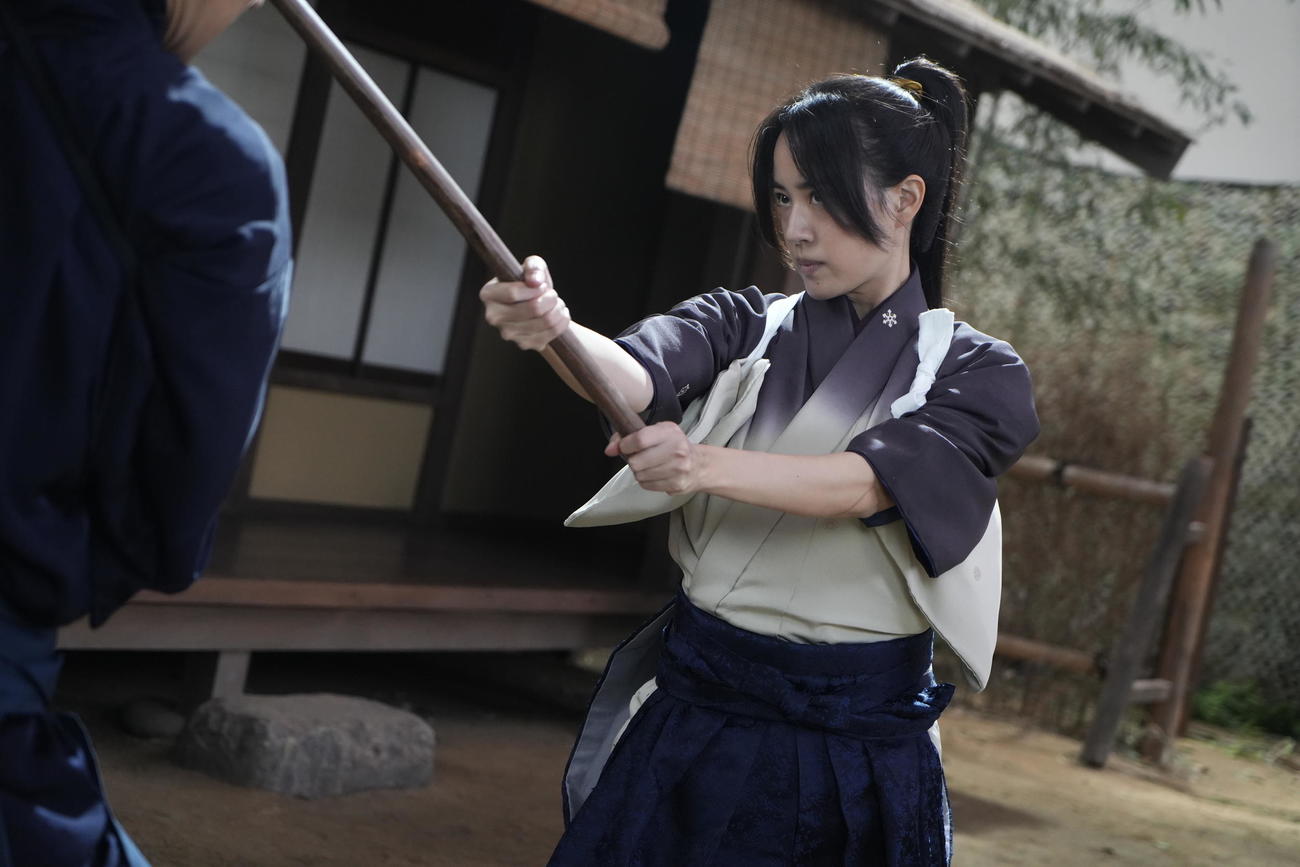 NHK BSプレミアムで放送する「池波正太郎生誕100年　BS特集時代劇『まんぞく　まんぞく』」で主人公の女性剣士役を演じる石橋静河