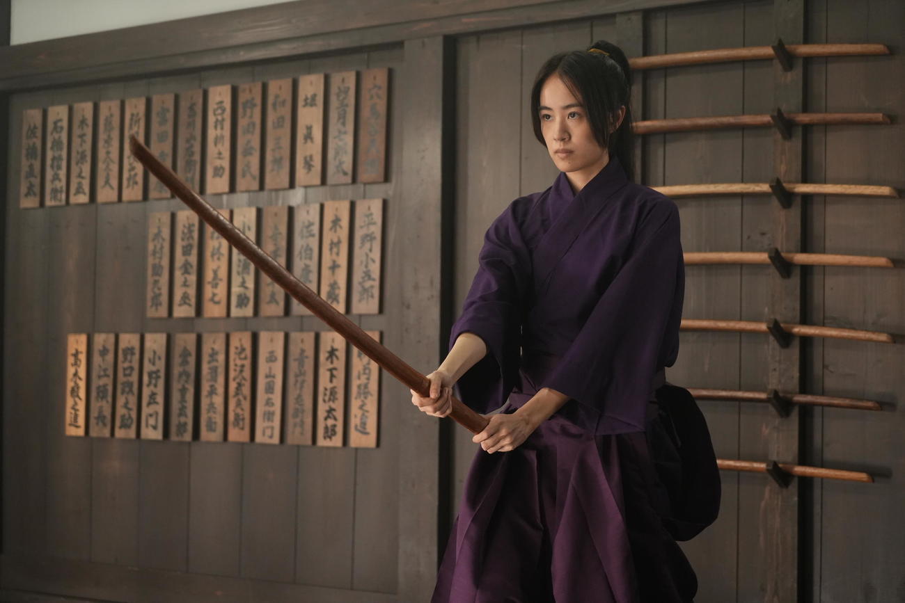NHK BSプレミアムで放送する「池波正太郎生誕100年　BS特集時代劇『まんぞく　まんぞく』」で主人公の女性剣士役を演じる石橋静河
