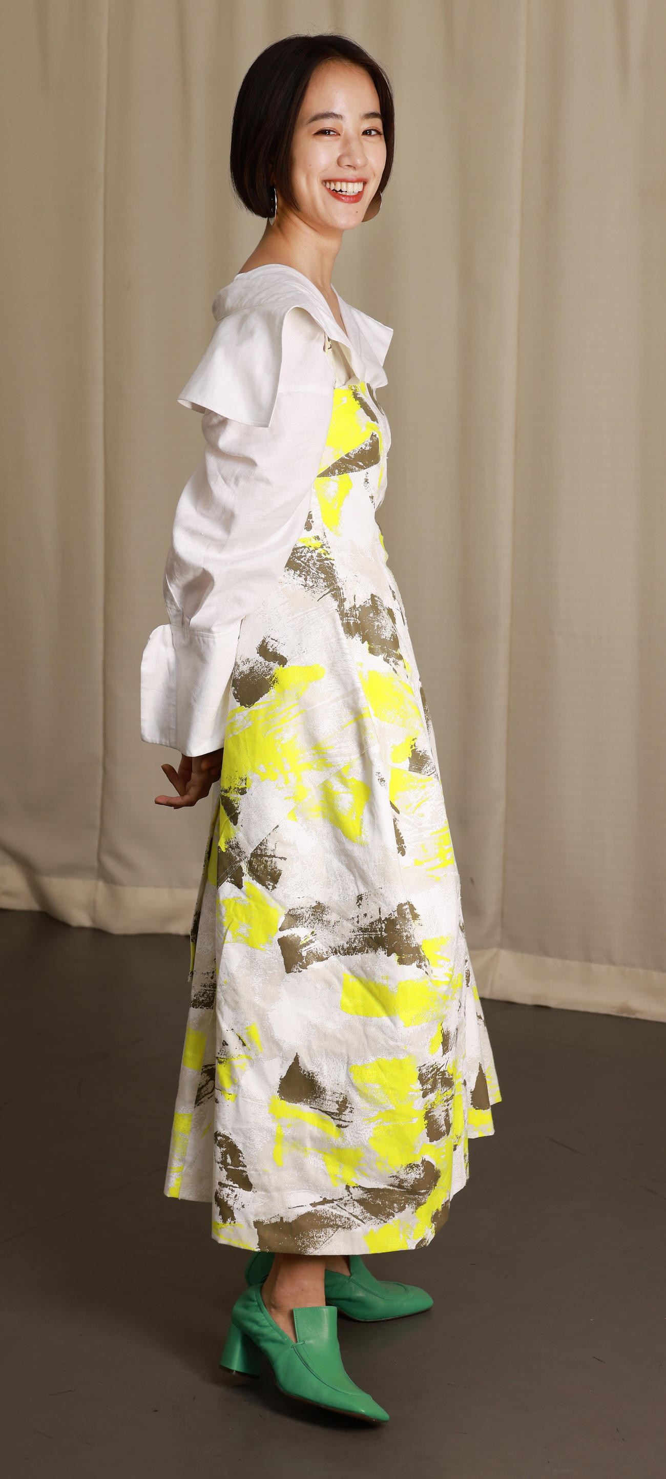 しっとりした雰囲気の石橋静河だが、年末の時代劇で鮮やかな殺陣裁きを披露する（撮影・中島郁夫）