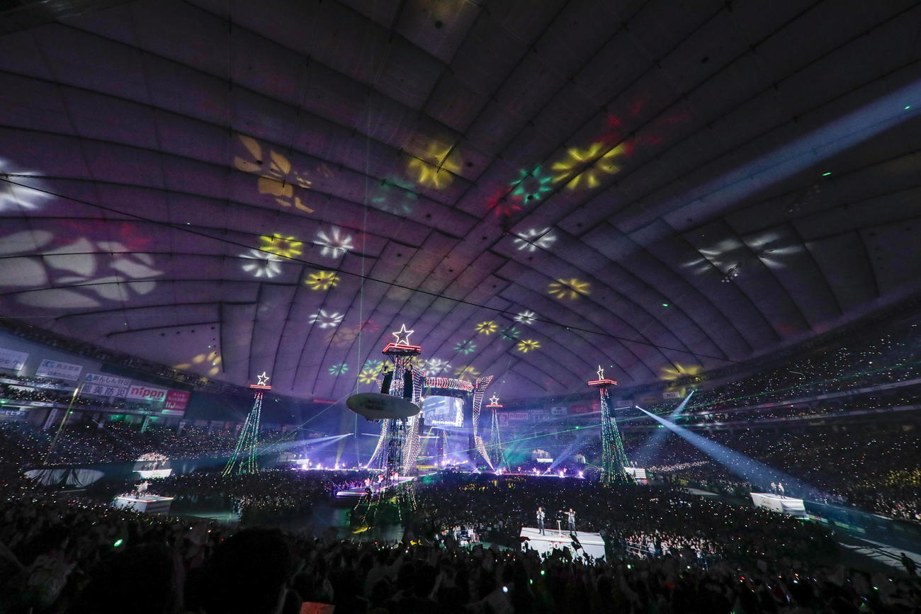 全国ドームツアー「POWER OF WISH」のクリスマススペシャル最終公演を行ったEXILE