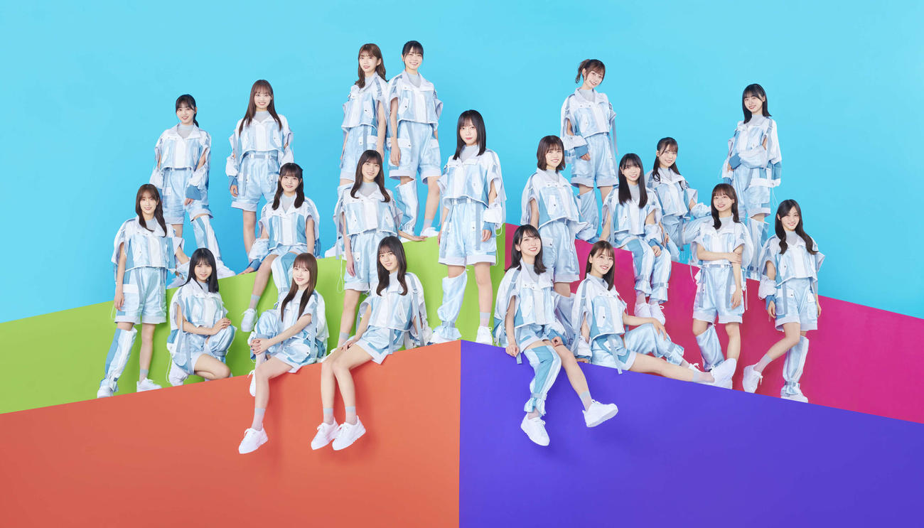 日向坂46の最新アーティスト写真