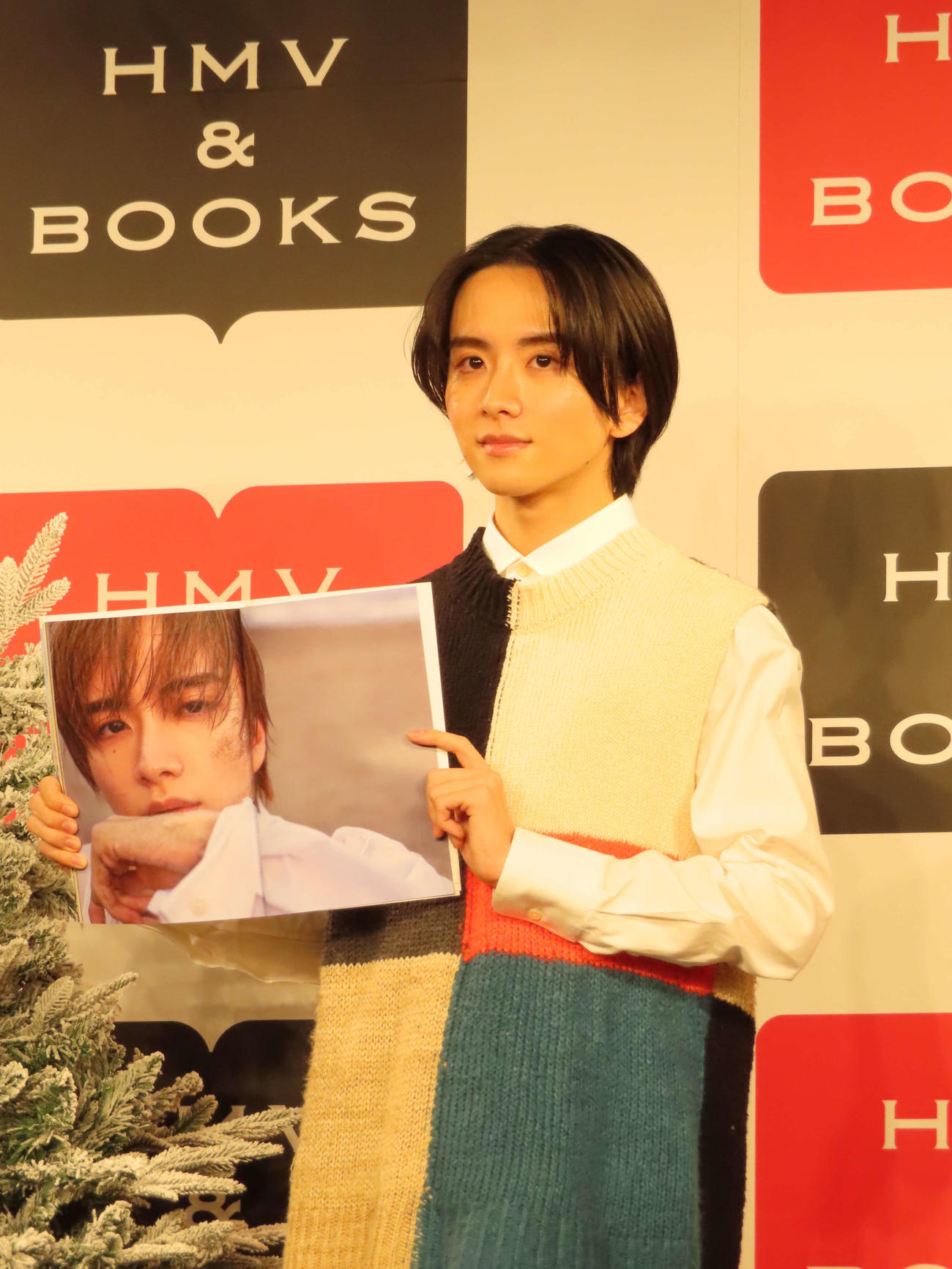 フォトブック「Interlude」の発売イベントを行った板垣李光人