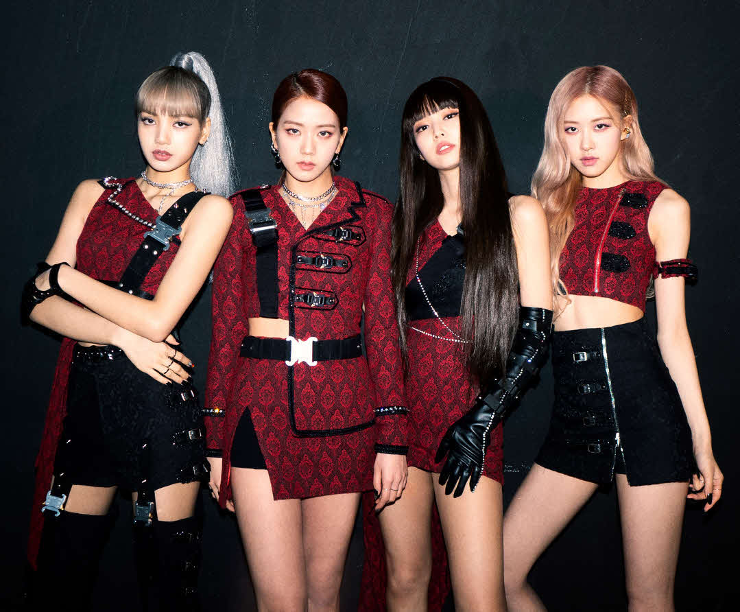 BLACKPINKの、左からLISA、JISOO、JENNIE、ROSE