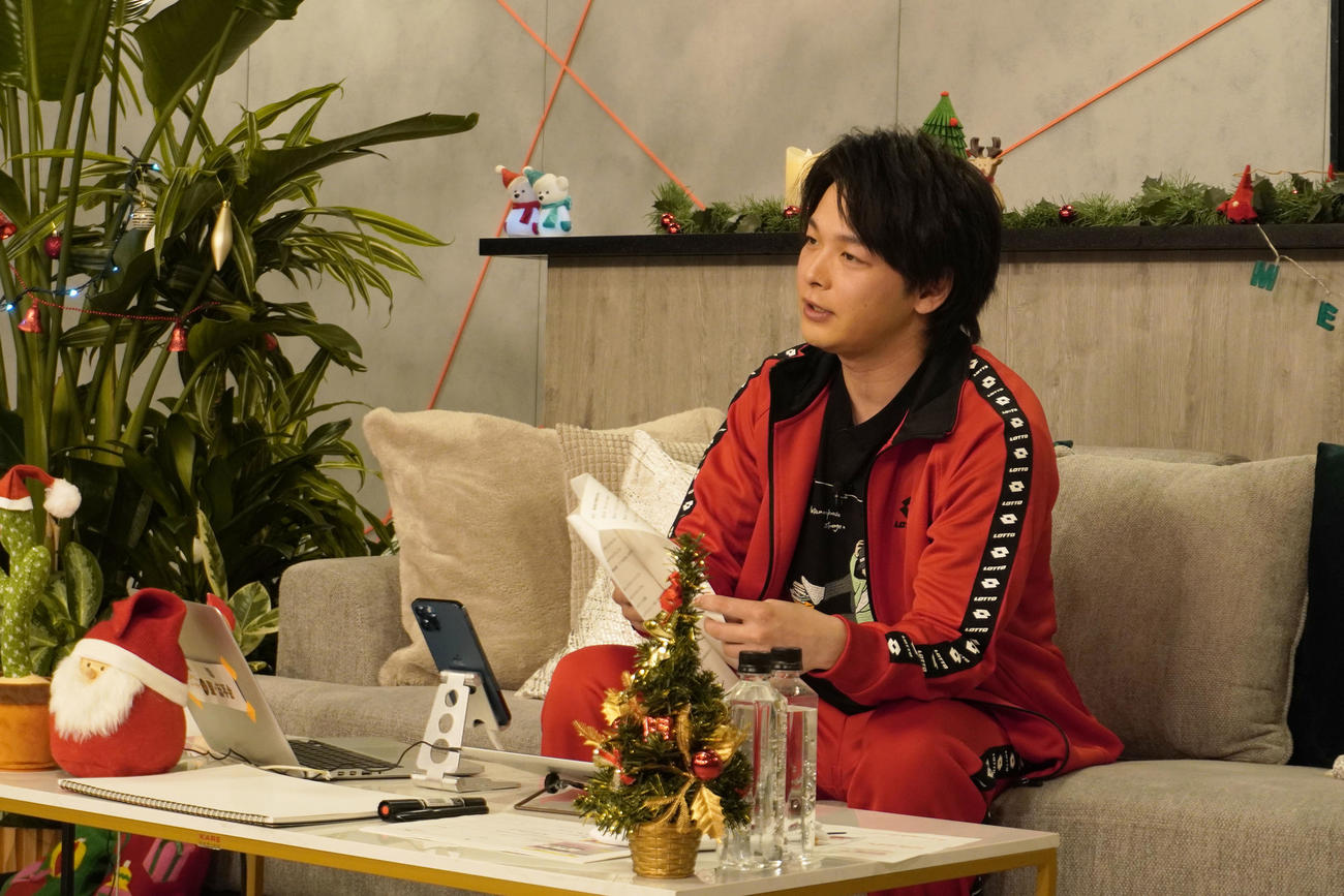 クリスマスにオンラインイベントを行った中村倫也コピーライト（C）TopCoat Land