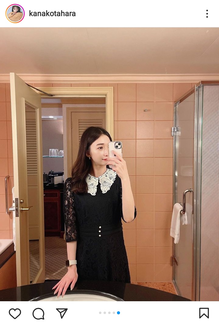 自撮りする田原可南子（インスタグラムより）