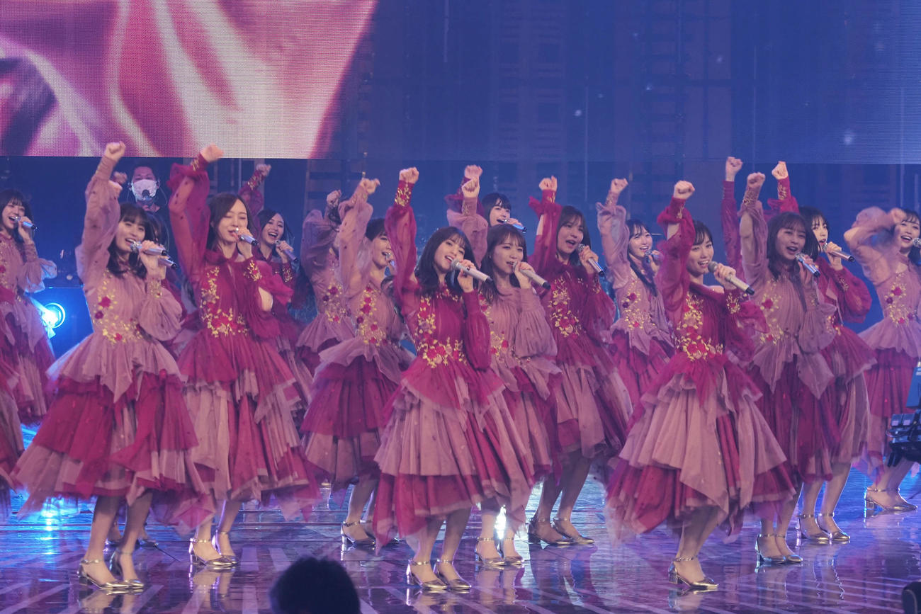 第73回NHK紅白歌合戦のリハーサルに臨む乃木坂46のメンバーたち