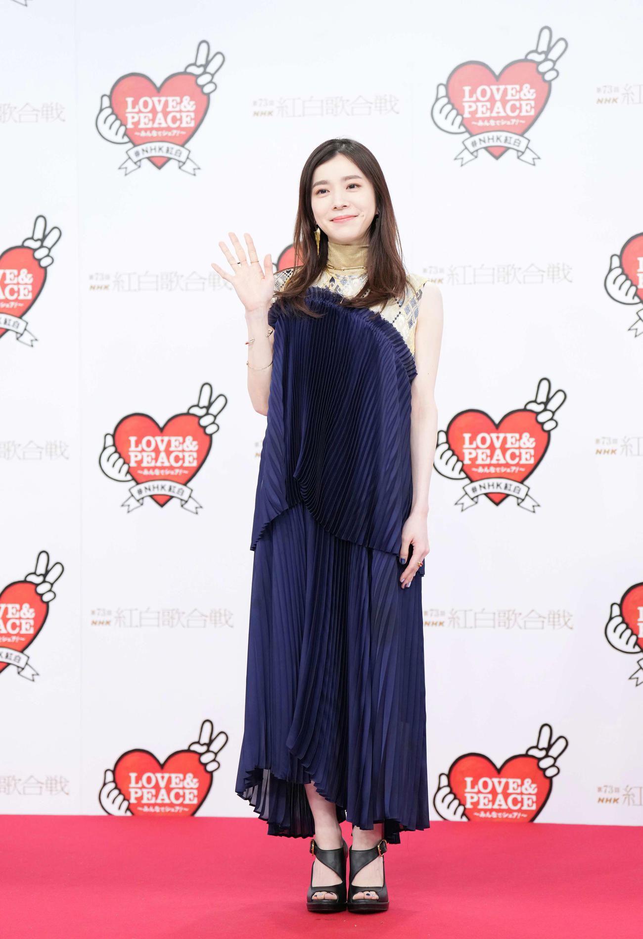 「第73回NHK紅白歌合戦」リハーサルでフォトセッションに臨むmilet（代表撮影）