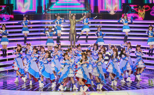 「キツネ」を披露する日向坂46（撮影・垰建太）