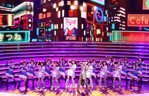 「恋する街角～きつねダンスRemix」で乃木坂46、日本ハムのファイターズガールズとコラボする山内惠介（撮影・垰建太）