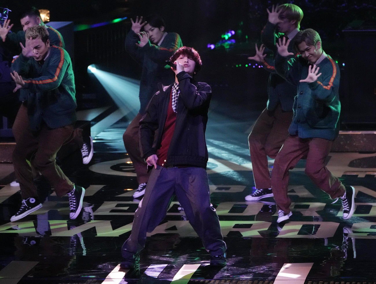 優秀作品賞を受賞し「Habit」を披露するSEKAI NO OWARIのFukase（撮影・狩俣裕三）