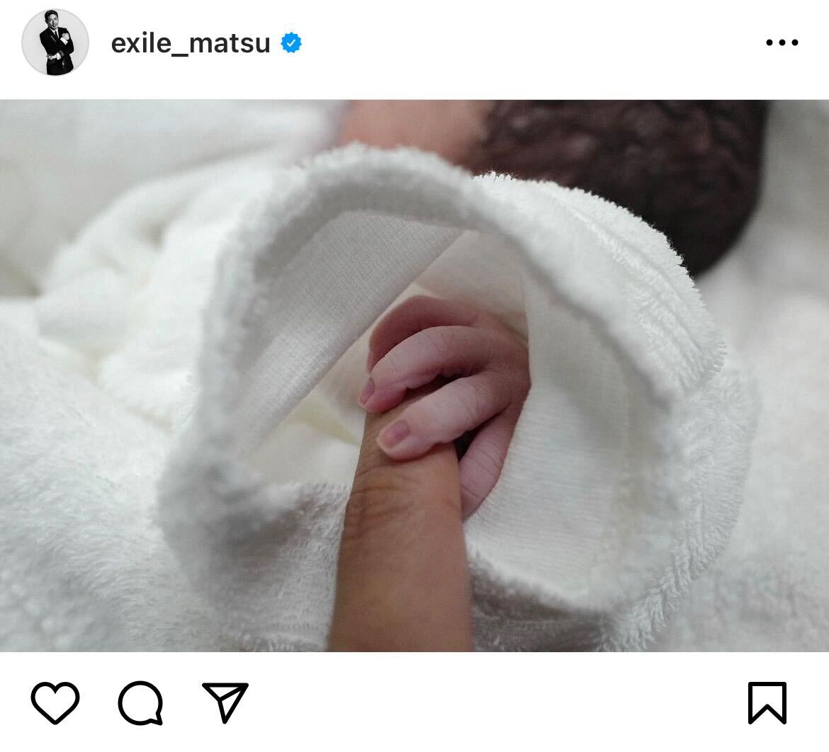 第2子が誕生したことを報告した松本利夫（インスタグラムより）