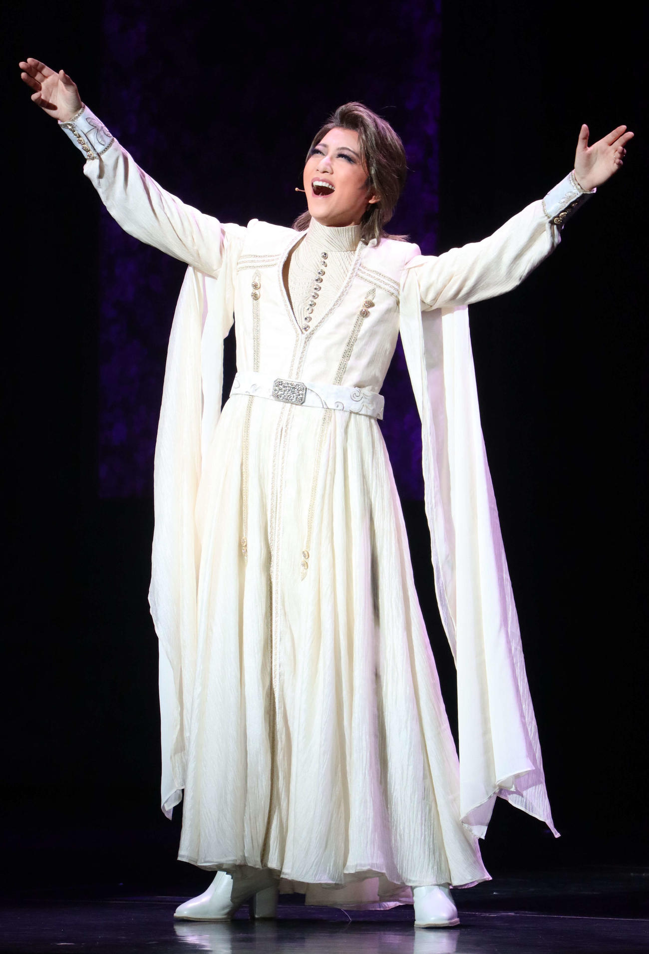 「ディミトリ～曙光に散る、紫の花～」に出演の星組トップ礼真琴