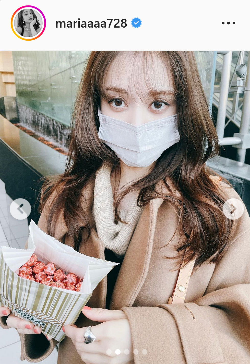 ポップコーンいちご味を見つけ即決した谷まりあ（インスタグラムより）