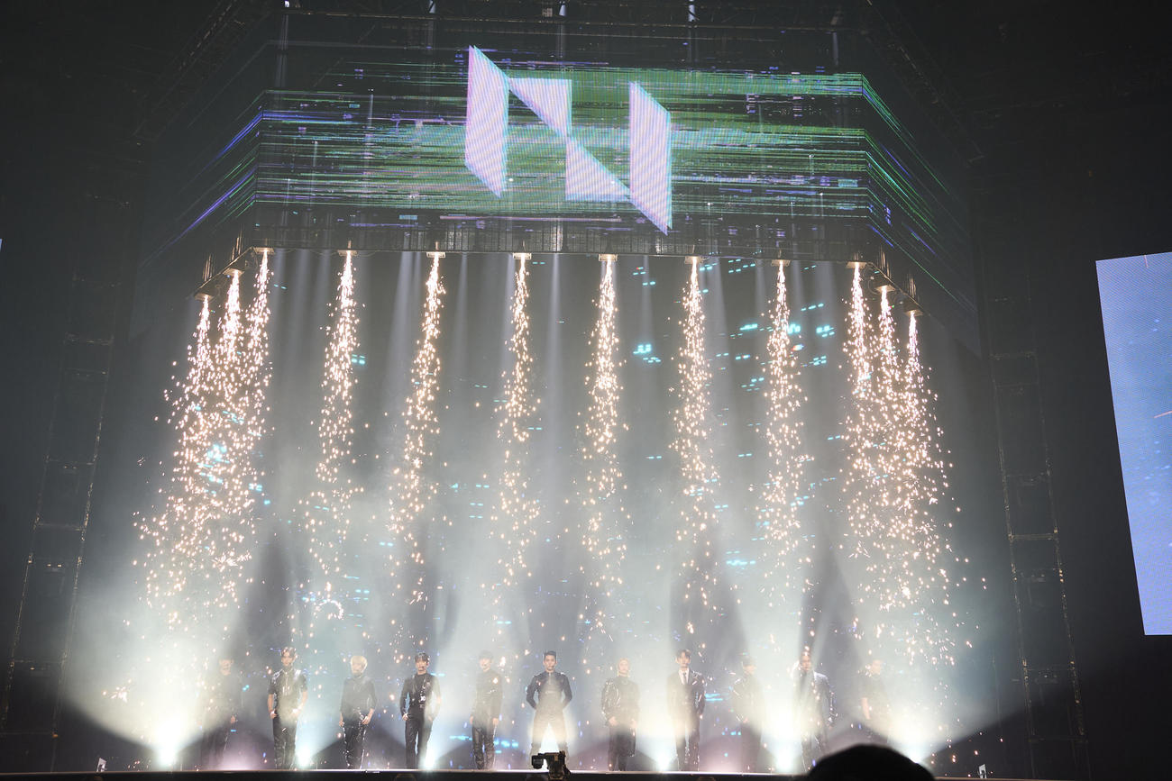アリーナツアー「2022 INI 1ST ARENA LIVE TOUR　［BREAK THE CODE］」のファイナル公演を行ったINI（C）LEPONE Enertainment